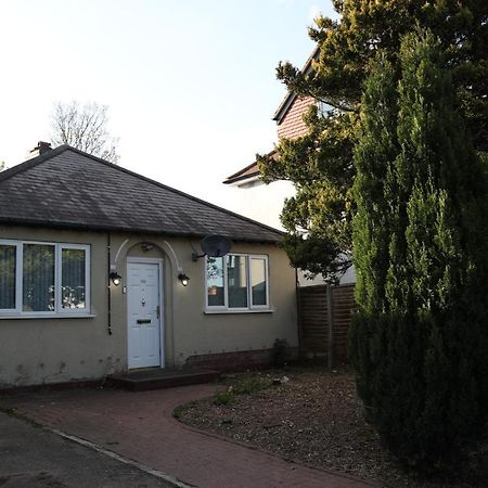 Cosy 3-Bed Bungalow Nec Airport Close To Amenities Birmingham Dış mekan fotoğraf